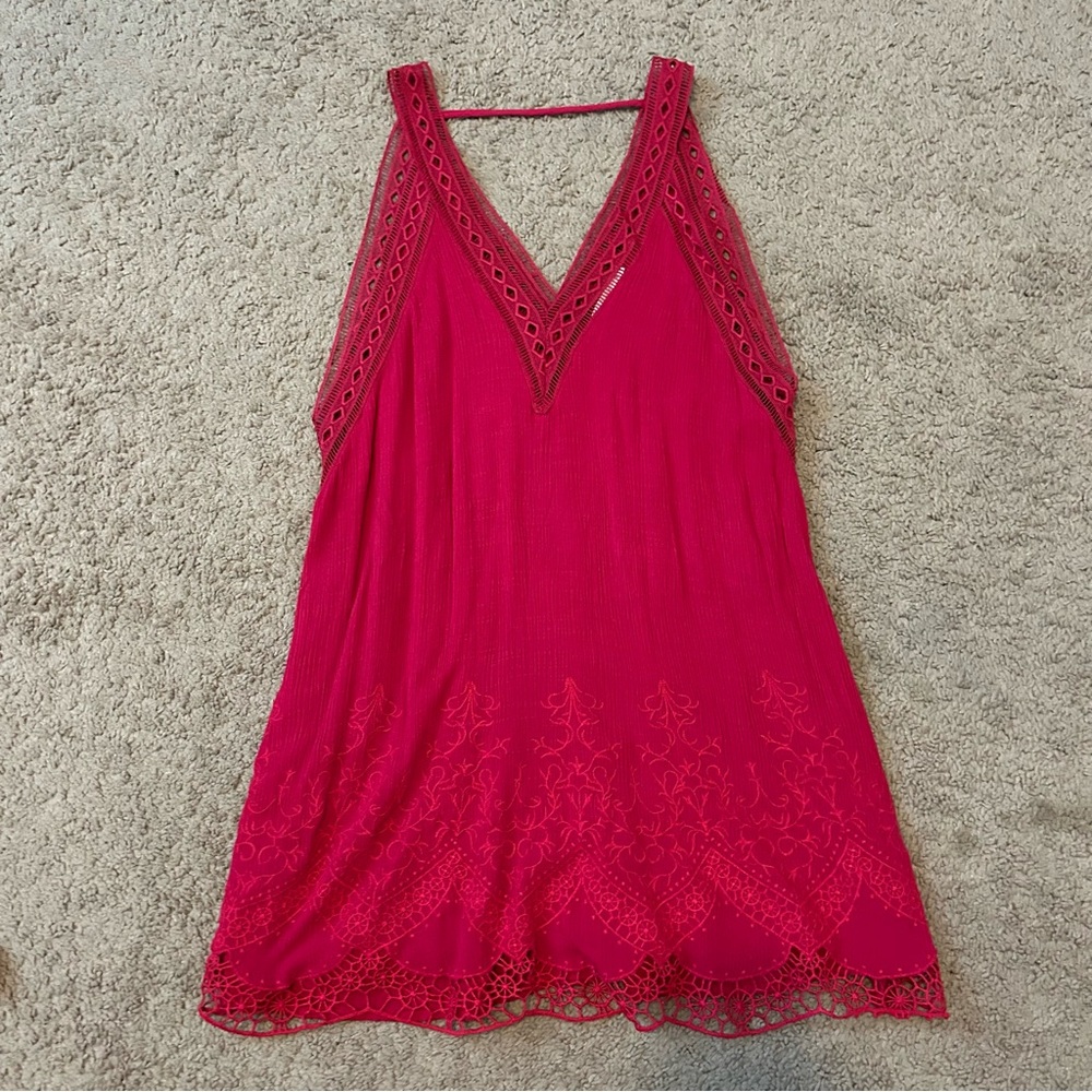 NWOT ASTR The Label Fuchsia Crochet-Trim V-Neck Sleeveless Sundress